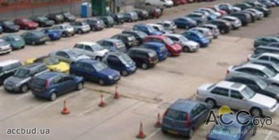 Киевсовет разберется с рынками, стоянками и автомойками на газонах